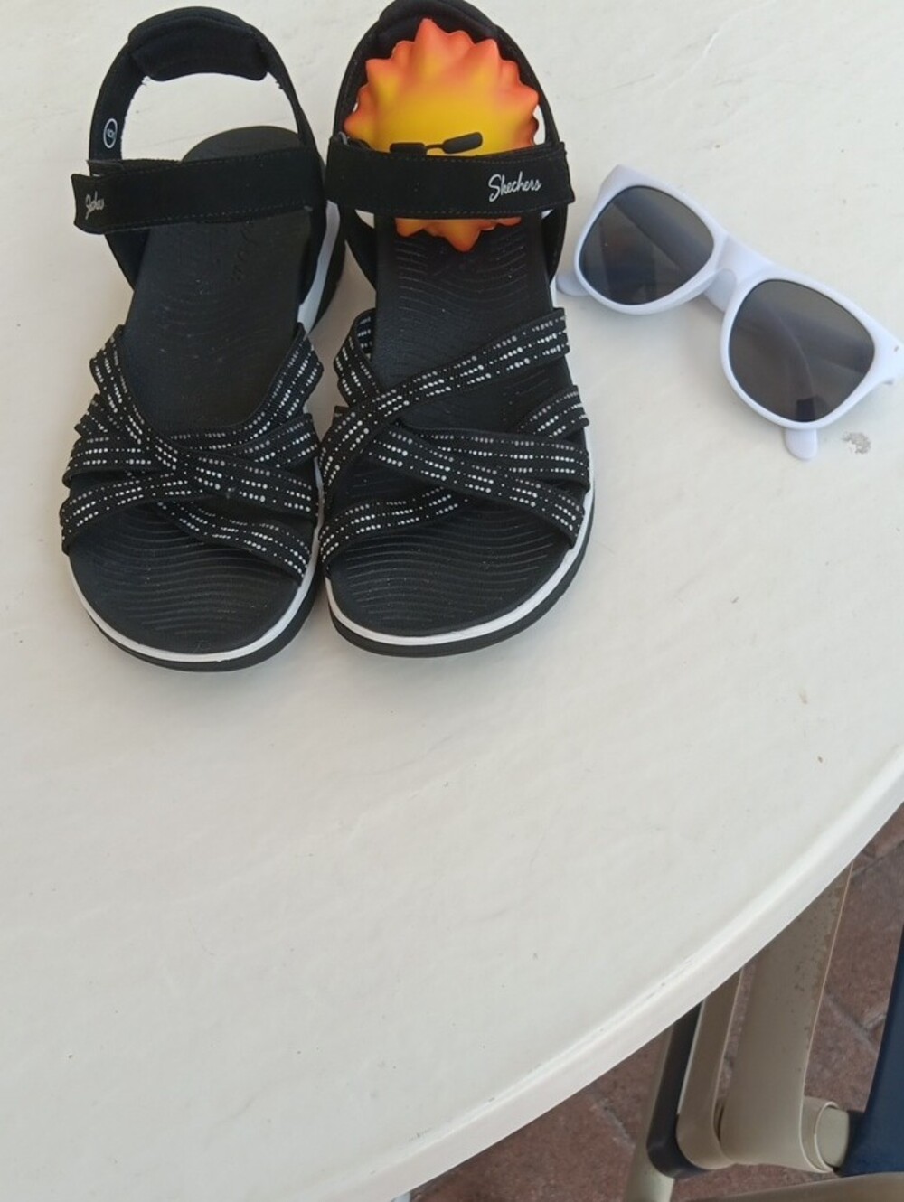 Skechers Black Strappy Sport Sandals with White Dotted Accents.New! Size 6 - Picture 4 of 8